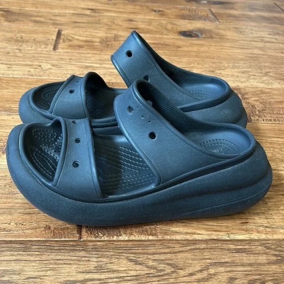 Crocs Crush Sandals Black Two Strap Slide Comfort Platform Shoes Womens Size 7 - Picture 5 of 9